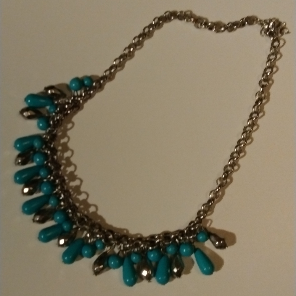 DONATING LAST CHANCE Statement necklace